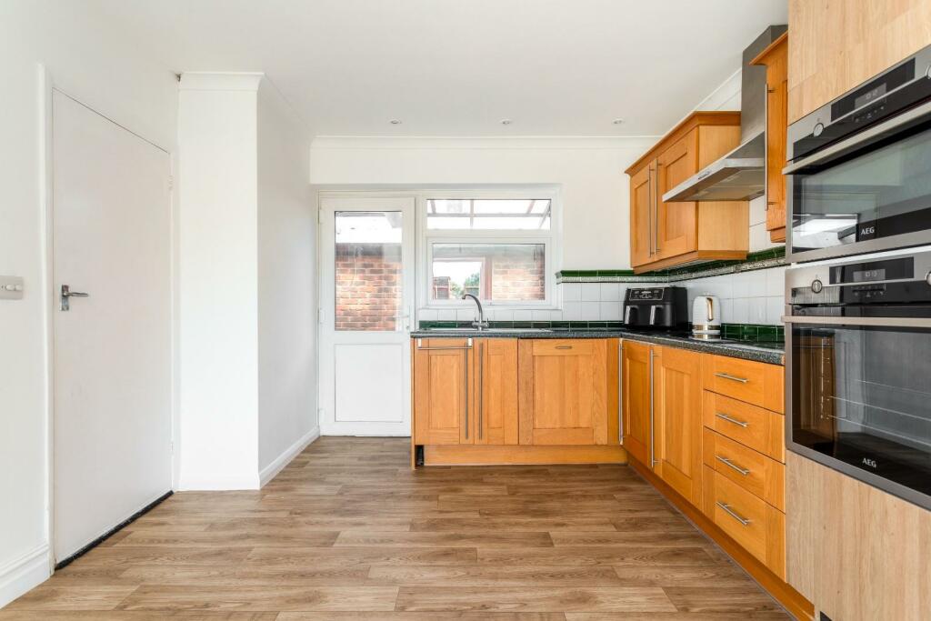 Additional image 19 of Leighton Avenue, Worthing