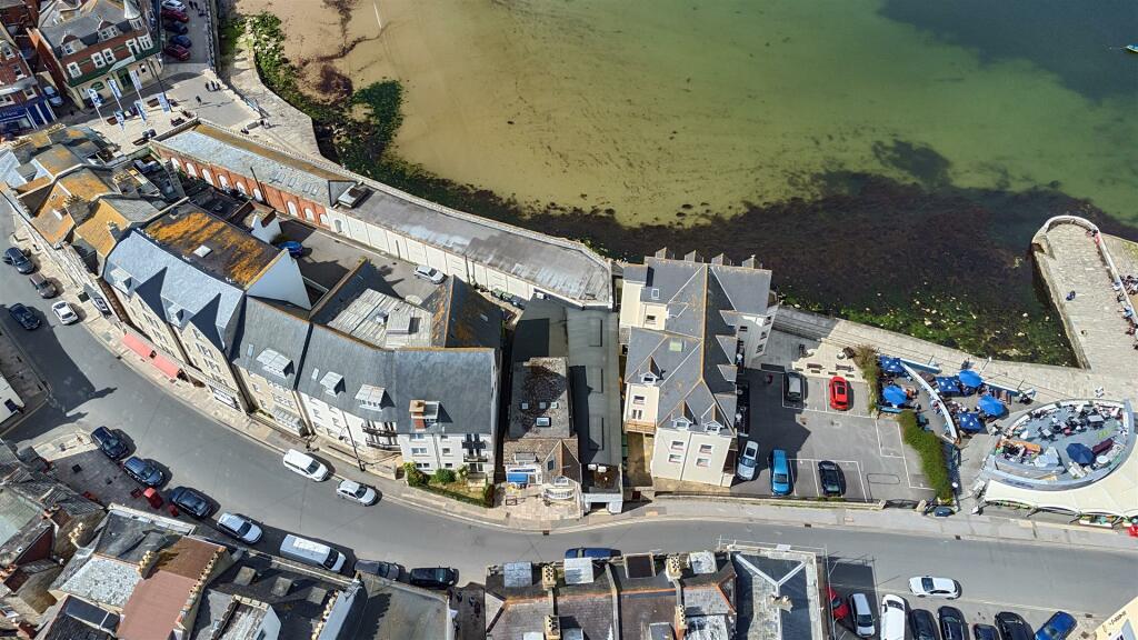 Additional image 8 of Flat and Shop, High Street