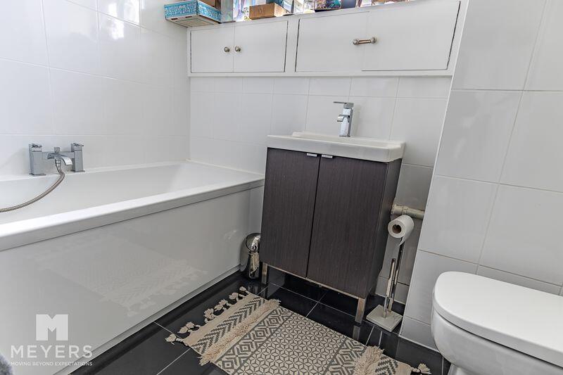 Additional image 13 of Carlinford, 26 Boscombe Cliff Road, Bournemouth, BH5