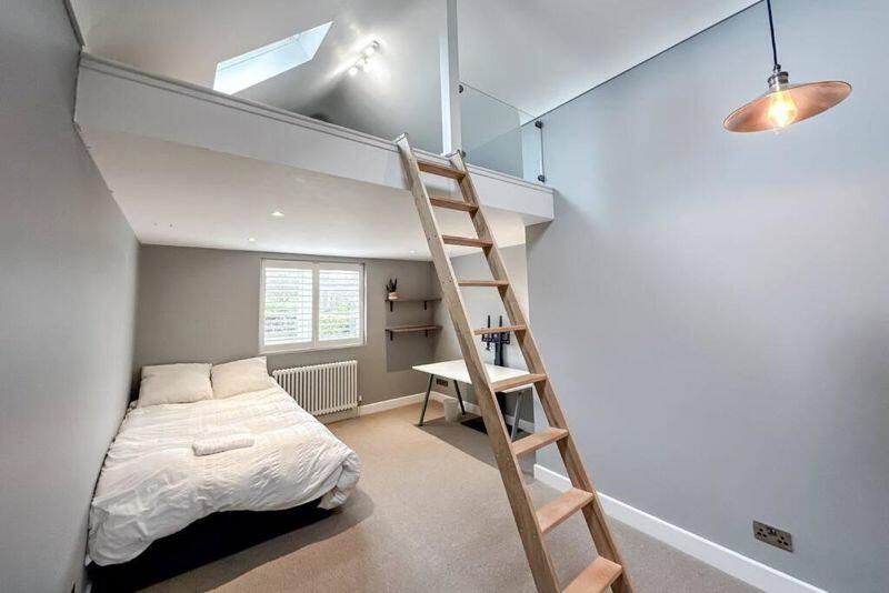 Additional image 34 of New Road, West Parley - Short Term let - £2500pcm