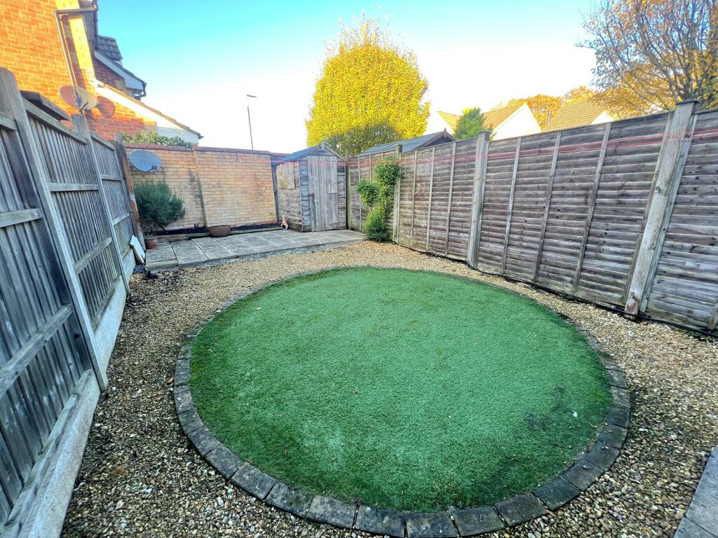 Additional image 10 of Forest Oak Drive, New Milton, Hampshire. BH25 5NT
