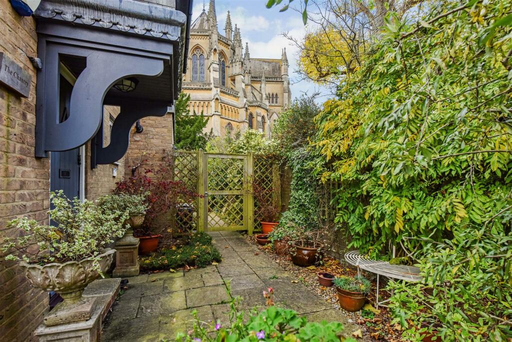 Additional image 18 of Tower House Gardens, Arundel