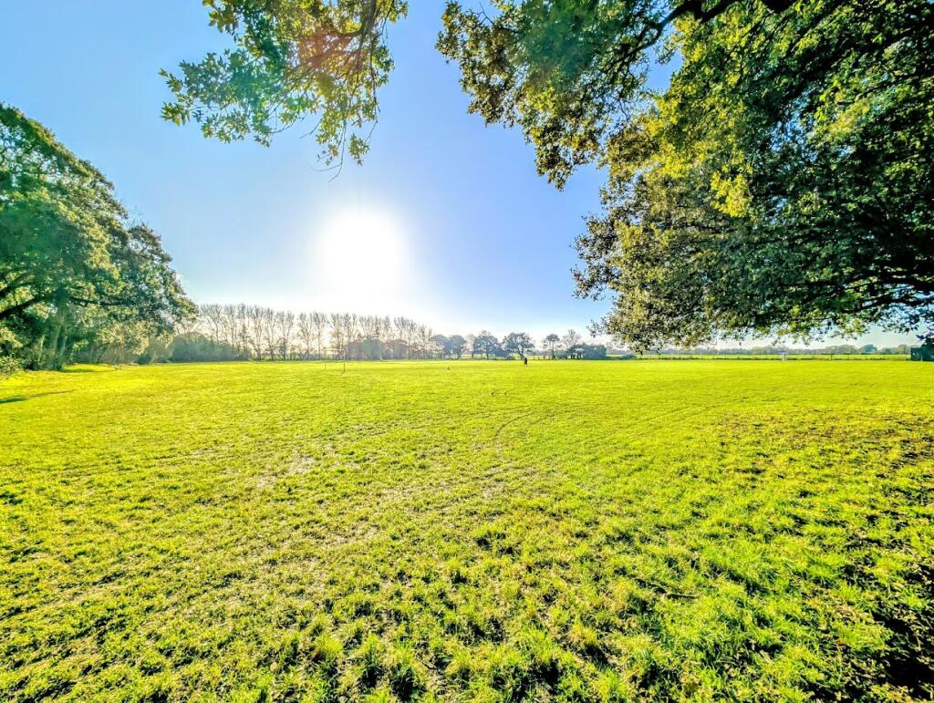 Additional image 18 of Fernhurst Drive, Goring-By-Sea, Worthing