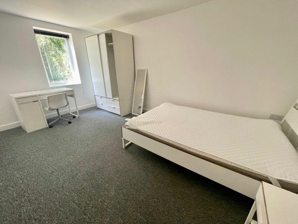 Additional image 9 of FIVE DOUBLE BEDROOM STUDENT FLAT, WINTON (P06539)