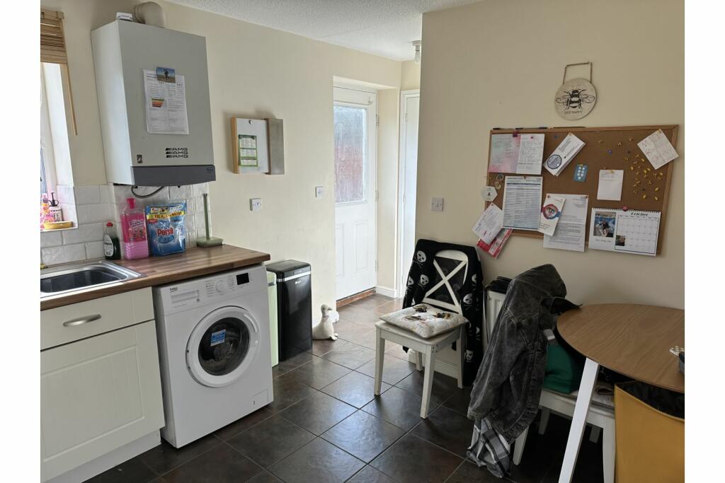 Additional image 4 of Holme Bank Close, Bradford, BD4