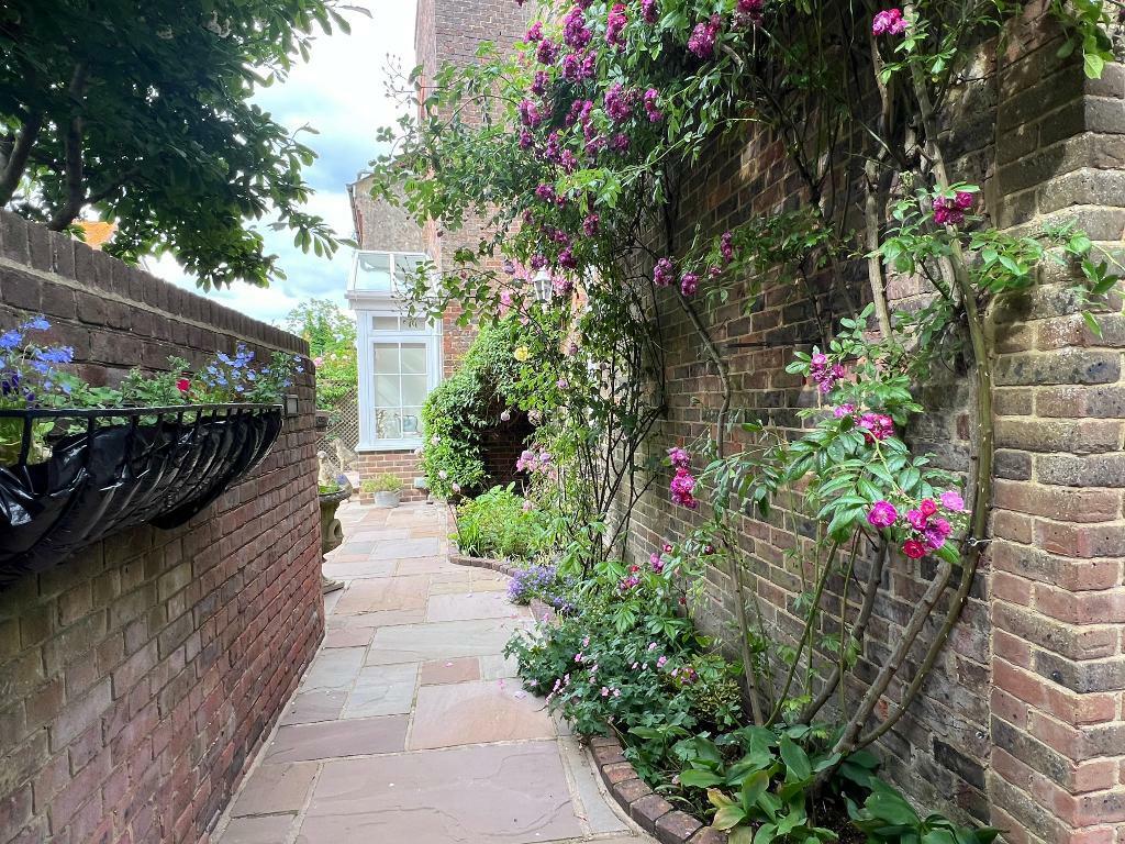 Additional image 23 of Bank Passage, Steyning, West Sussex, BN44 3YA