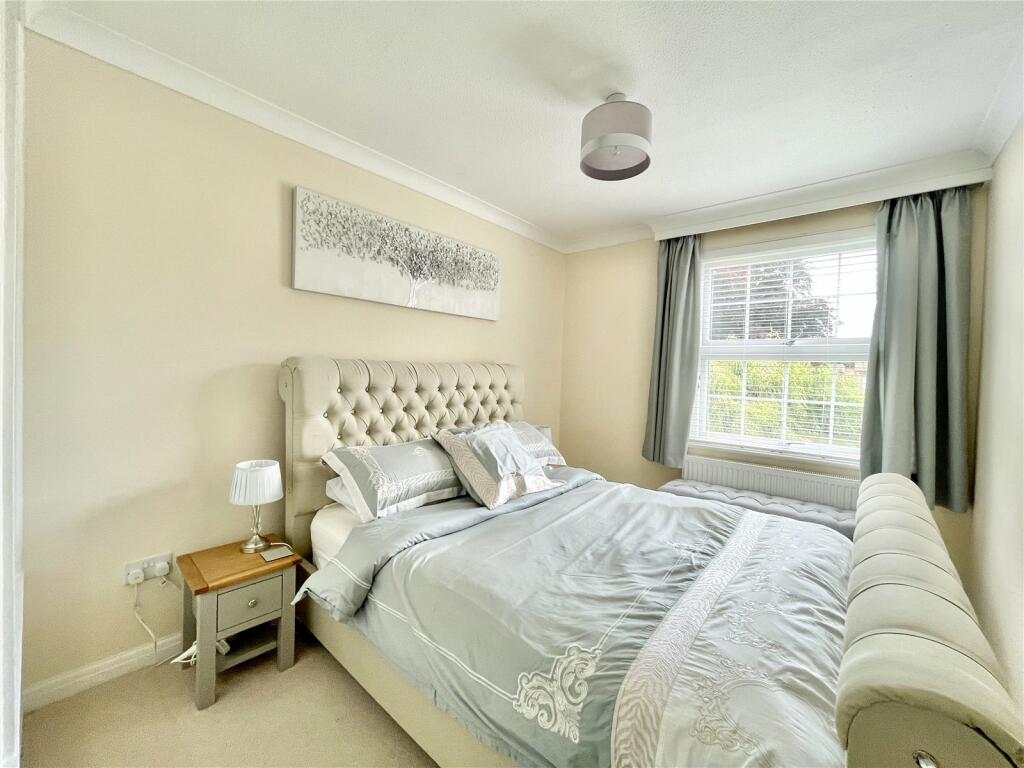 Additional image 13 of Oakwood Road, Highcliffe On Sea, Christchurch, Dorset, BH23
