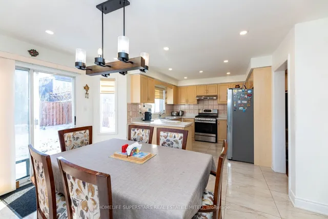 Additional image 15 of 39 Arborview Cres