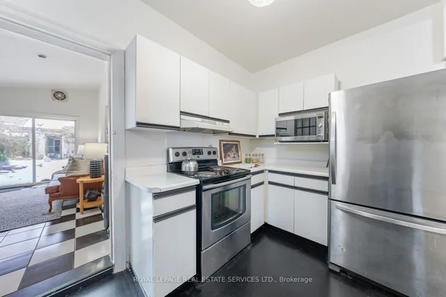 Additional image 12 of 141 Dovercourt Rd