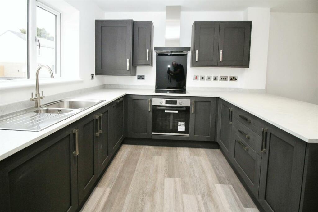 Additional image 3 of Victoria Road, Bradford, BD2 2DJ