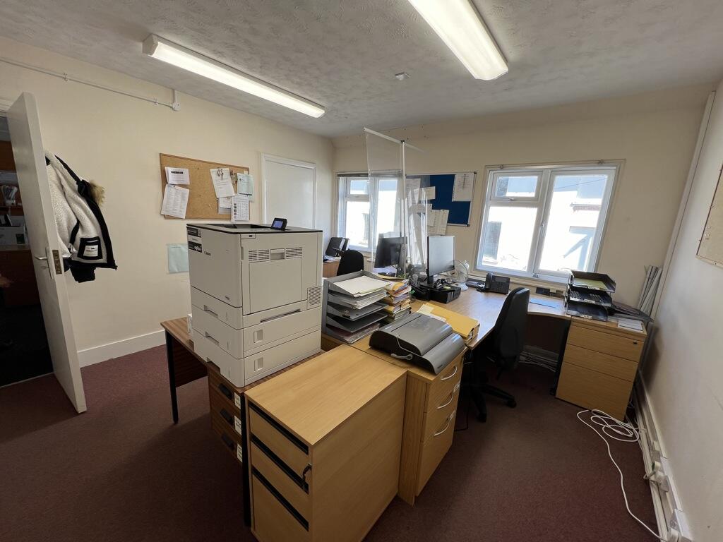 Additional image 11 of 25-26 East Street, Wimborne, Dorset, BH21 1DU