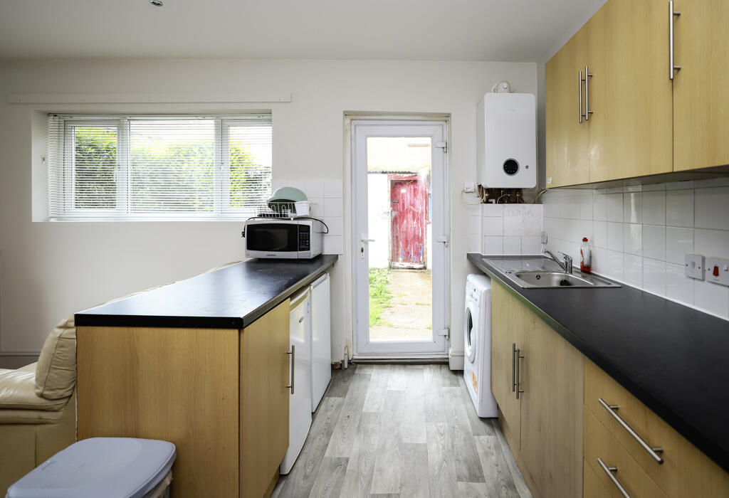 Additional image 3 of WINTON BANKS Bonham Rd