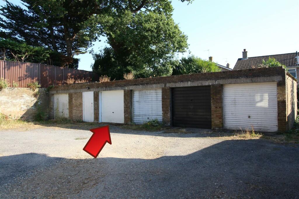 Additional image 7 of Willowdene Close, New Milton, Hampshire, BH25