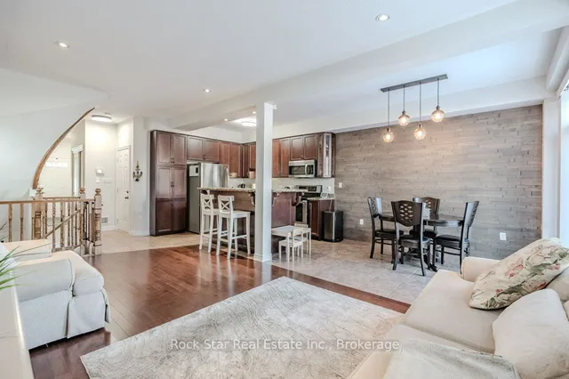 Additional image 11 of 70 Marina Point Cres