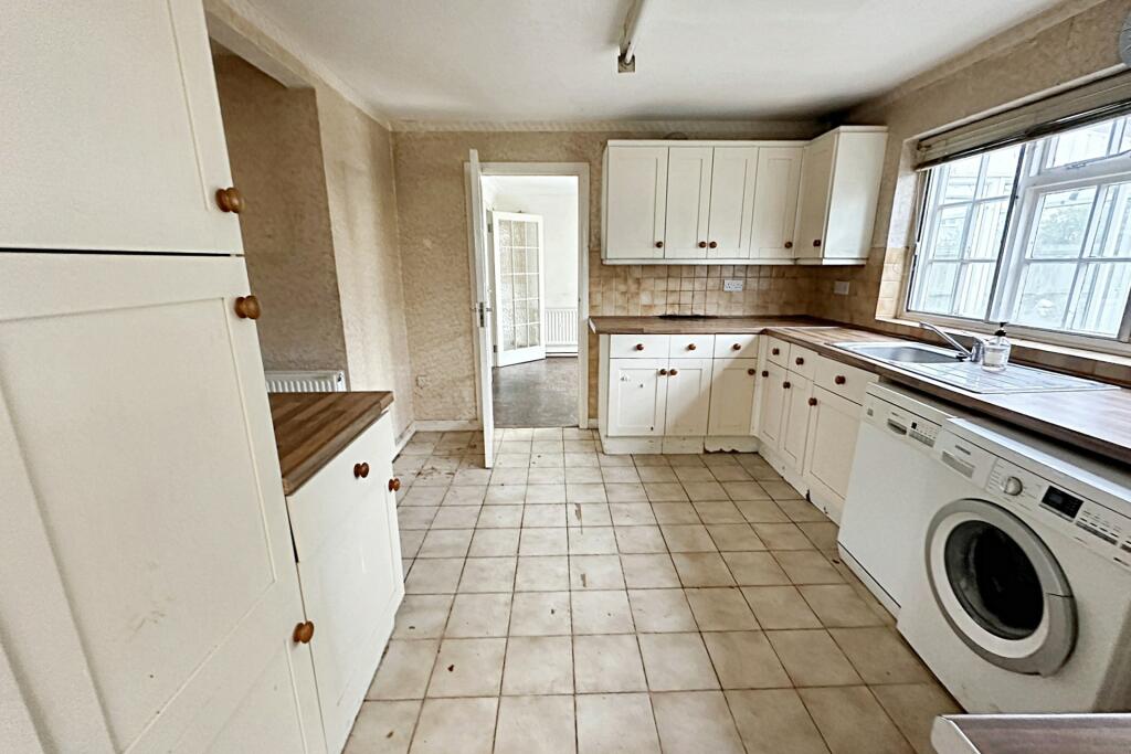 Additional image 4 of Queens Park