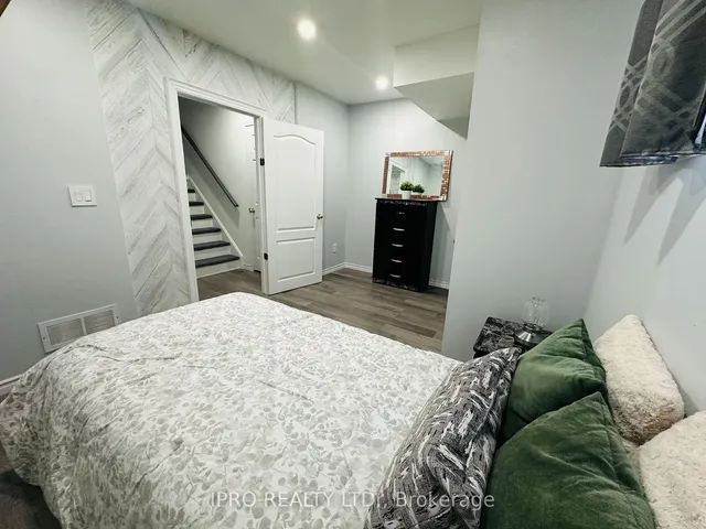 Additional image 31 of 83 Mondeo Dr Unit 293