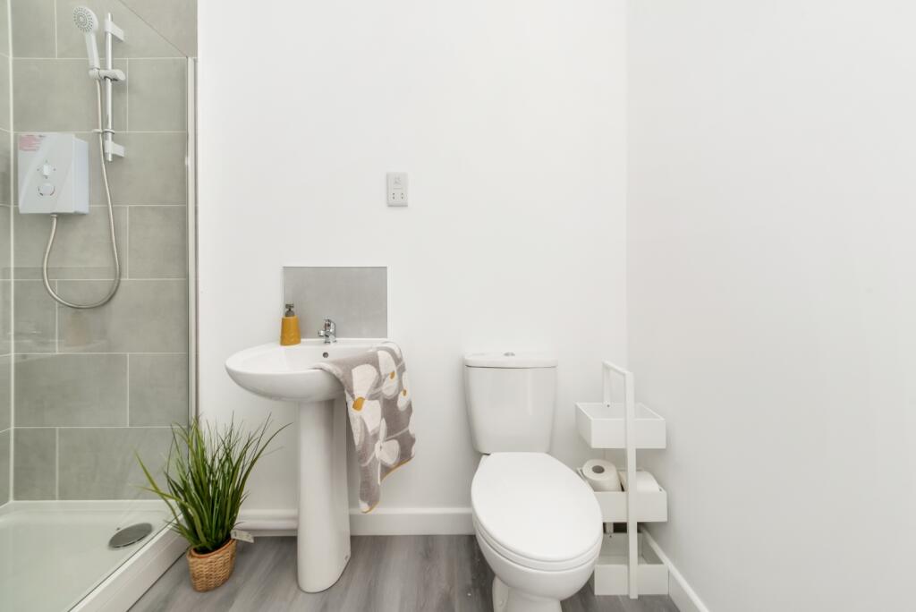 Additional image 9 of Card House, Bingley Road, Bradford, BD9 6FF