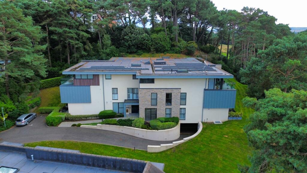 Lilliput Road, Poole, Dorset, BH14