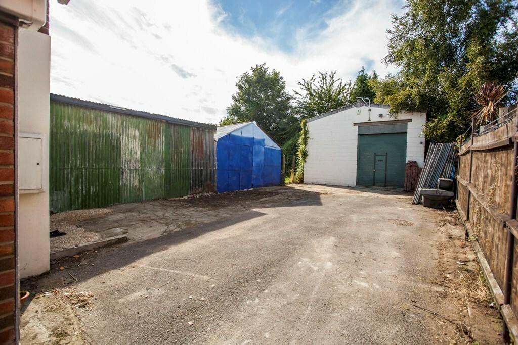 Additional image 11 of ALMA RD Winton Banks