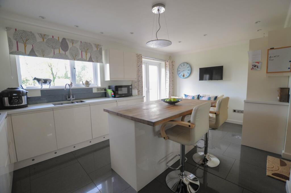 Additional image 4 of Hayes Close, Colehill, BH21