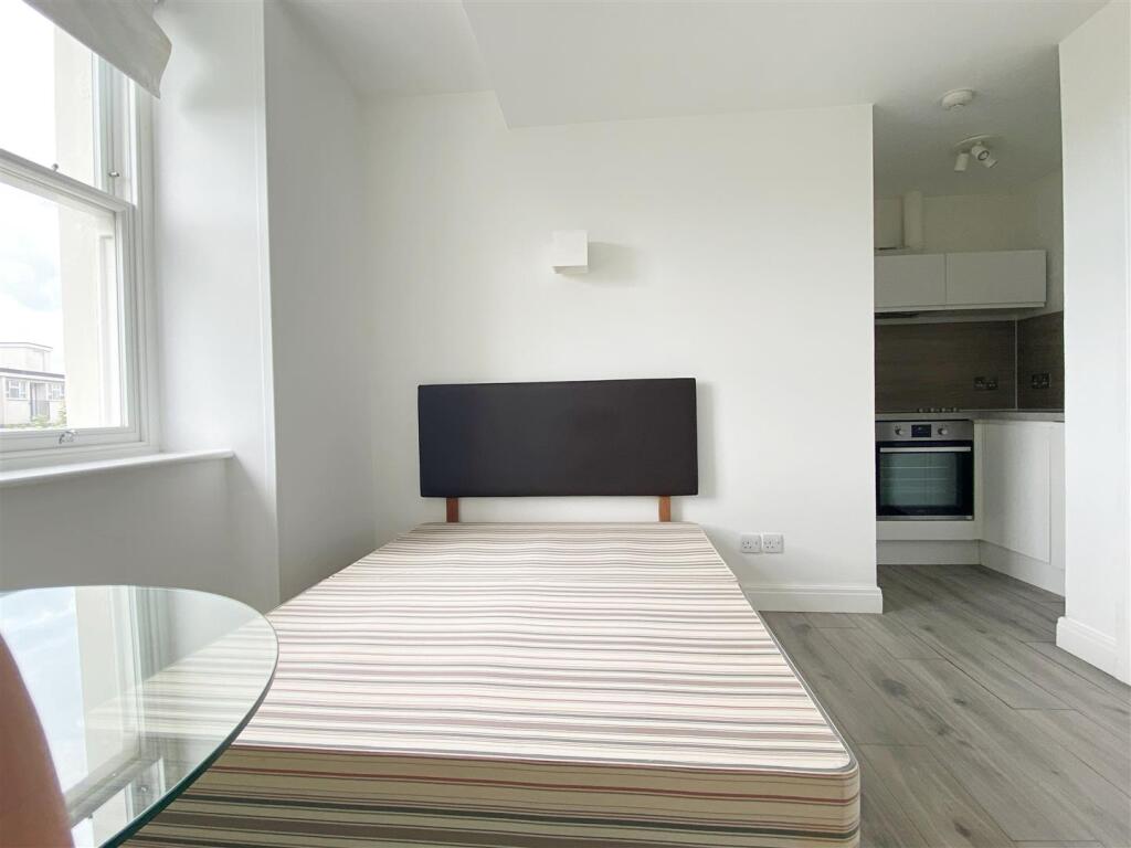 Additional image 9 of Buckingham Place - Modern Studio