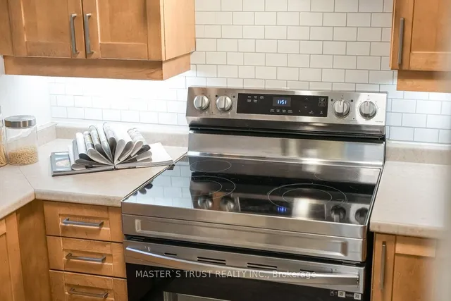 Additional image 10 of 55 Bloor St Unit 607