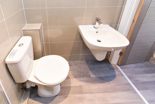 Additional image 5 of Modern Flat, Winton