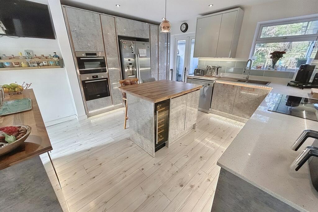 Additional image 4 of Sandford