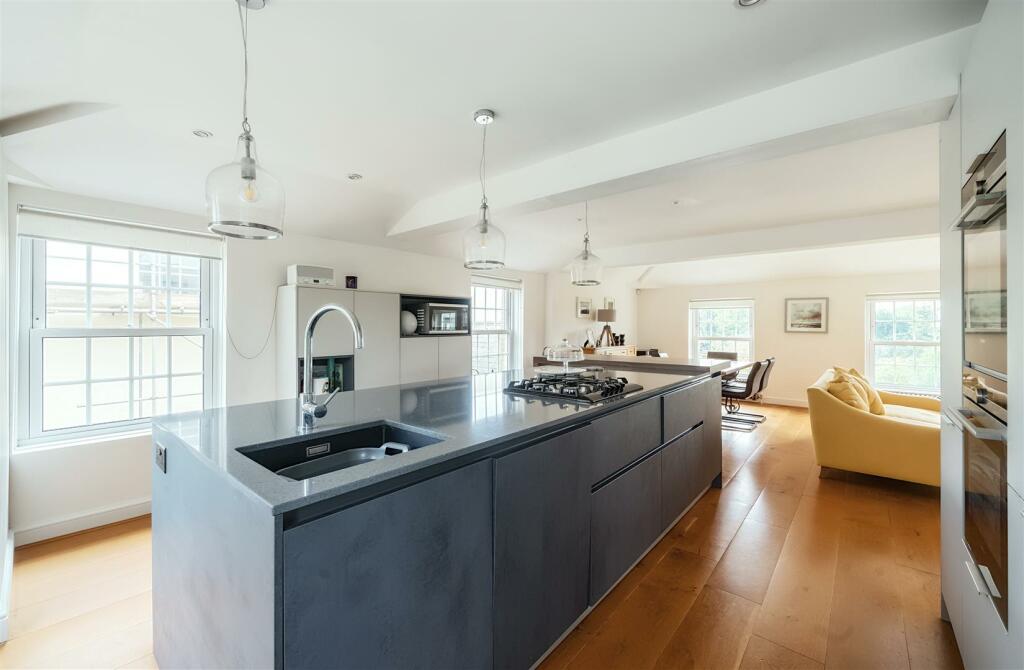 Additional image 5 of London Road, Arundel