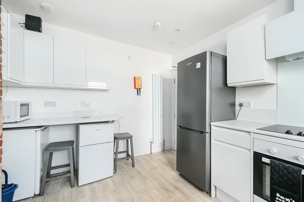 Additional image 24 of London Road