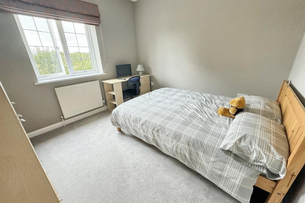 Additional image 14 of Horton