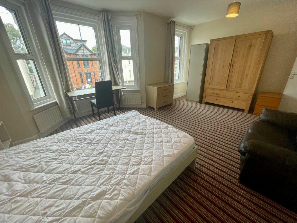 Additional image 12 of STUDENT FIVE DOUBLE BEDROOMS, CHARMINSTER
