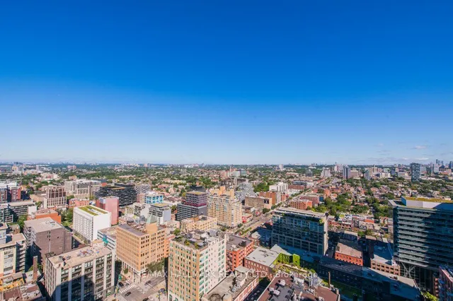 Additional image 20 of 11 Charlotte St Unit 1305