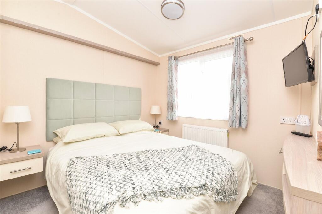 Additional image 8 of Rowan, Hoburne Bashley Holiday Park, New Milton, Hampshire, BH25