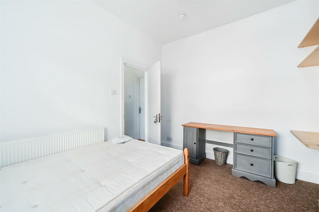 Additional image 19 of London Road