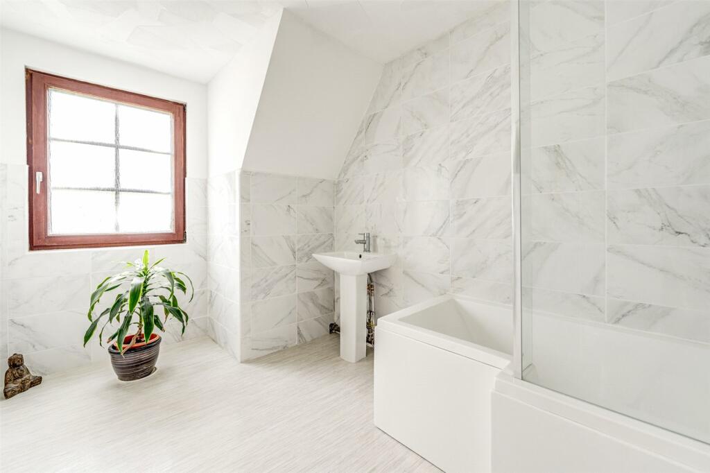 Additional image 20 of Toddington Lane, Littlehampton, West Sussex, BN17