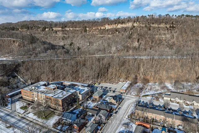 Additional image 39 of 2 Bond St