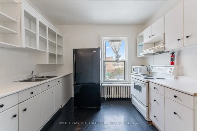 Additional image 28 of 141 Dovercourt Rd