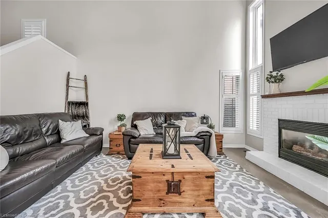 Additional image 20 of 200 Fellowes Cres