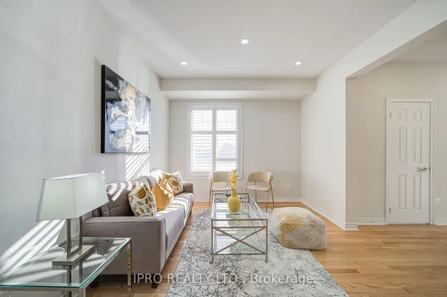 Additional image 7 of 566 Bessborough Dr