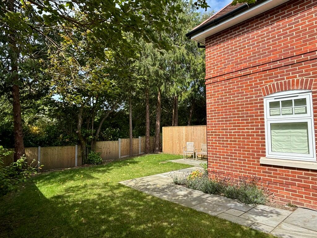 Additional image 13 of BH18 WOODLAND VIEW, Central Broadstone