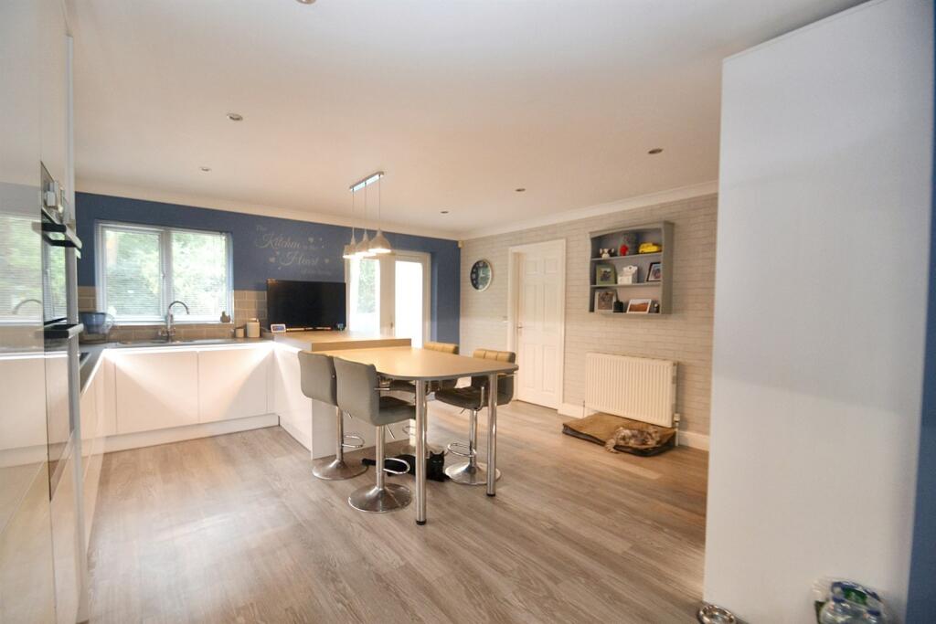 Additional image 24 of Broadstone