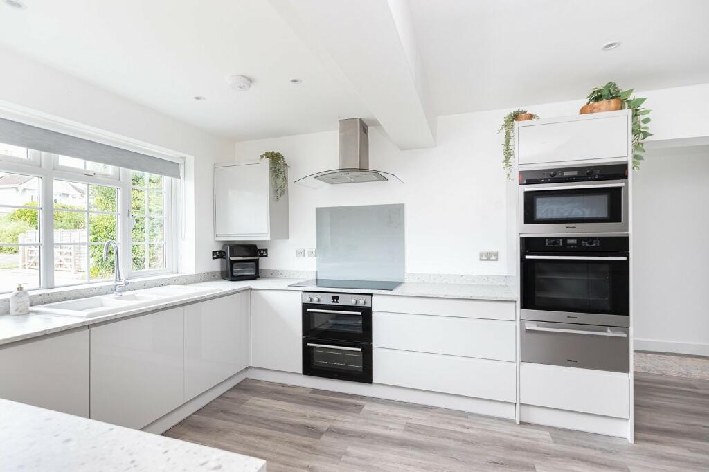 Additional image 16 of Lyon Avenue, New Milton, Hampshire. BH25 6AP