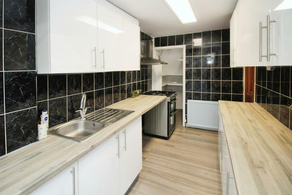 Additional image 8 of Peveril Mount, Bradford, BD2 3JY