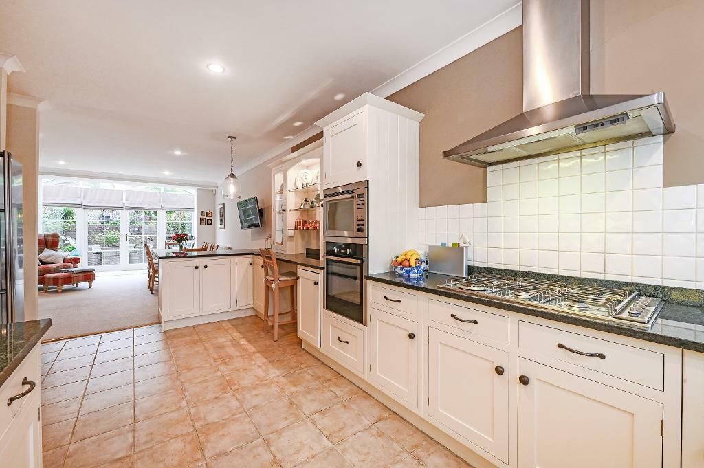 Additional image 4 of Bank Passage, Steyning, West Sussex, BN44 3YA