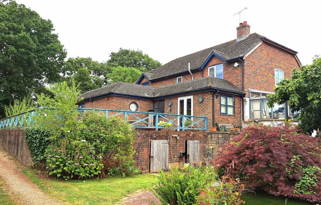 Additional image 2 of Derritt Lane