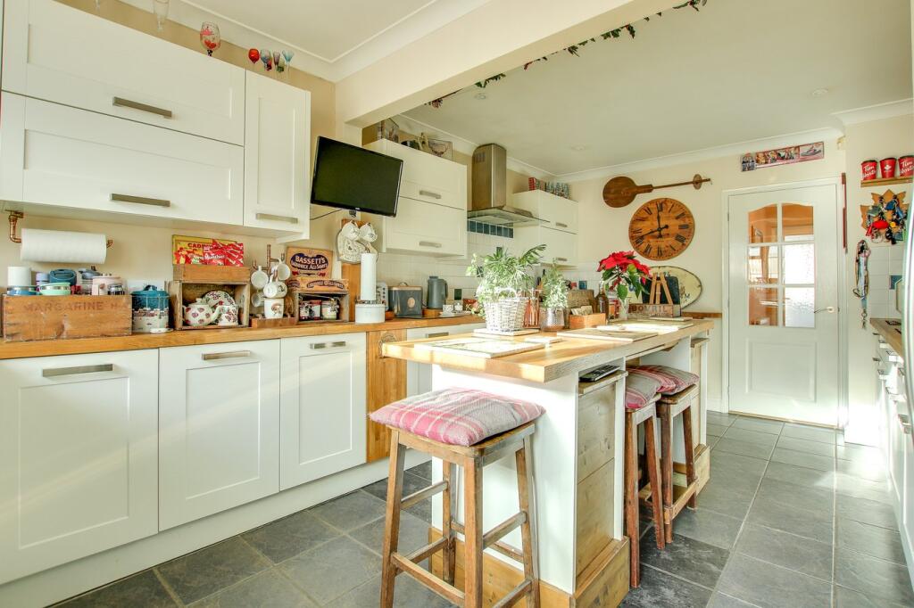 Additional image 5 of Carisbrooke Way, Christchurch, BH23