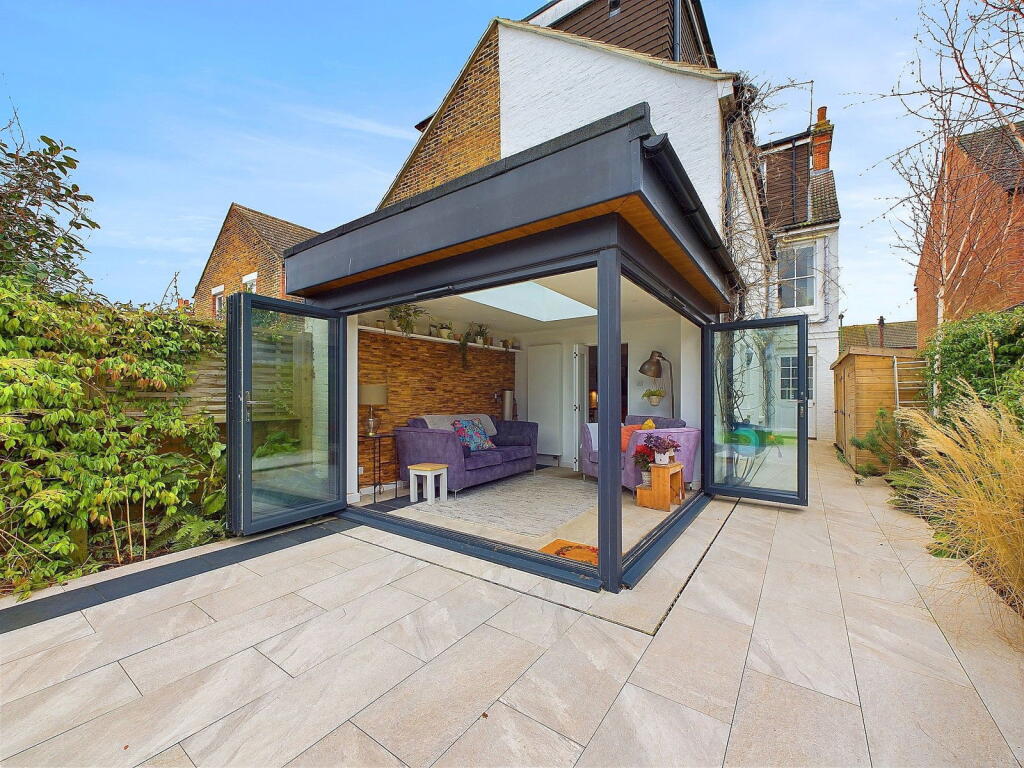 Additional image 17 of Gordon Road, Shoreham by Sea
