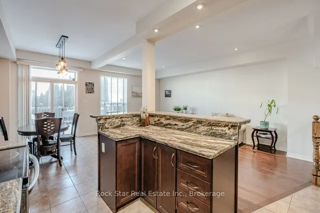 Additional image 7 of 70 Marina Point Cres