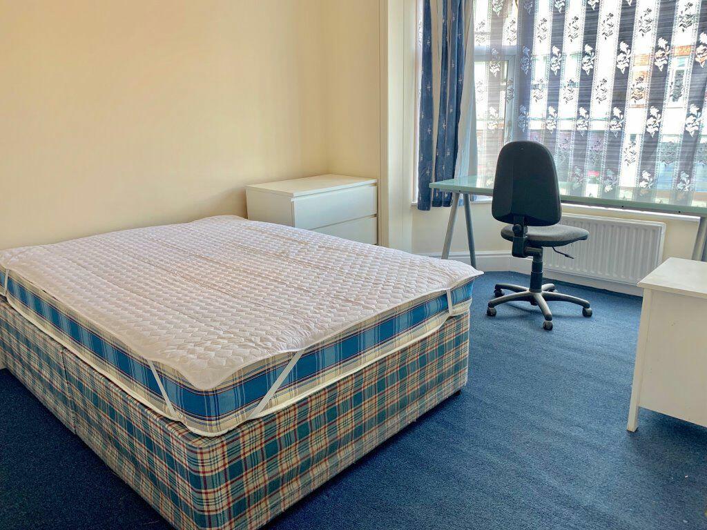 Additional image 10 of STUDENT FIVE DOUBLE BEDROOMS, WINTON (P07685)